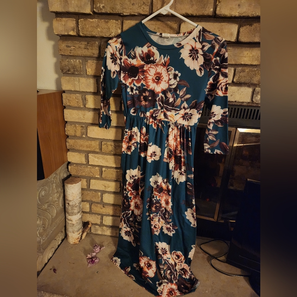 21 Kids floral dress with pockets size 10